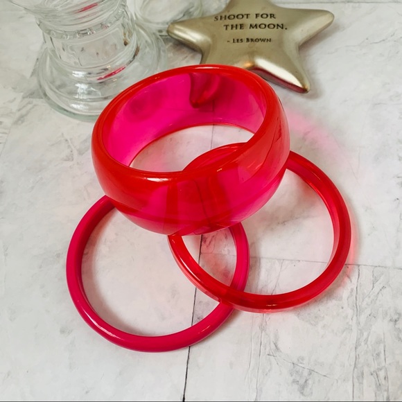 N/A Jewelry - Set of 3 Pink Plastic Bangle Bracelets